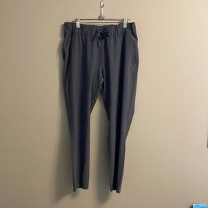Lululemon on the fly 7/8 woven pant
